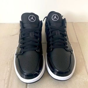 Jordan 1 low SE